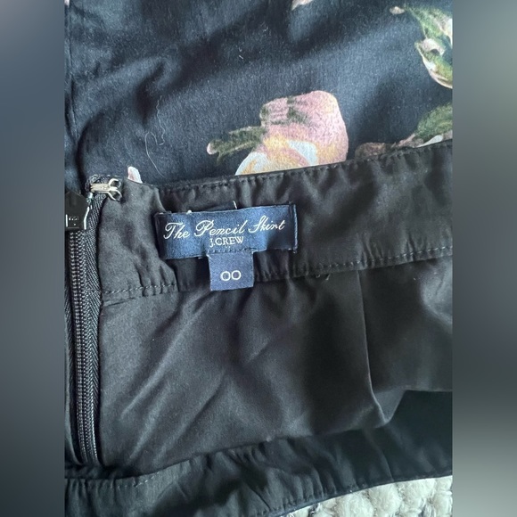 🌱J. Crew Floral Pencil Skirt - Picture 2 of 3